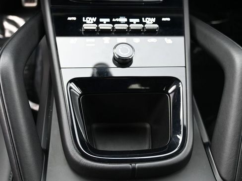 Certified 2024 Porsche Cayenne Turbo image 18