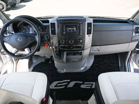Used 2014 Mercedes-Benz Sprinter 3500 image 14