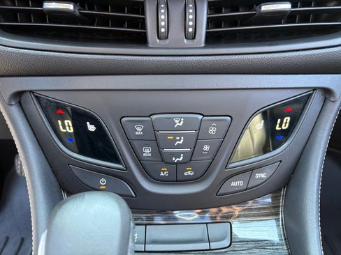 Used 2018 Buick Envision Essence w/ LPO, Hit The Road Package FWD image 18