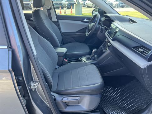 Certified 2022 Volkswagen Taos SE w/ Panoramic Sunroof Package image 29