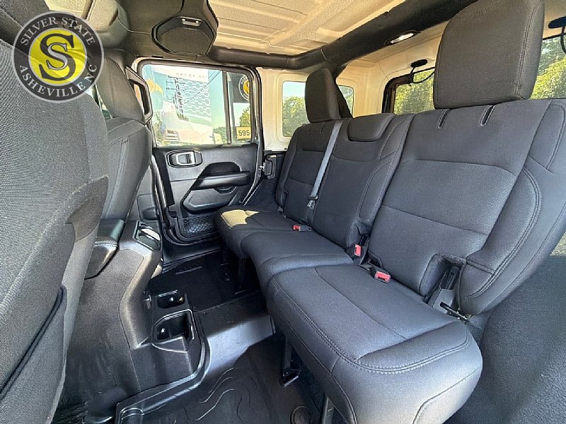 Used 2019 Jeep Wrangler Unlimited Sahara w/ LED Lighting Group AWD/4WD image 14
