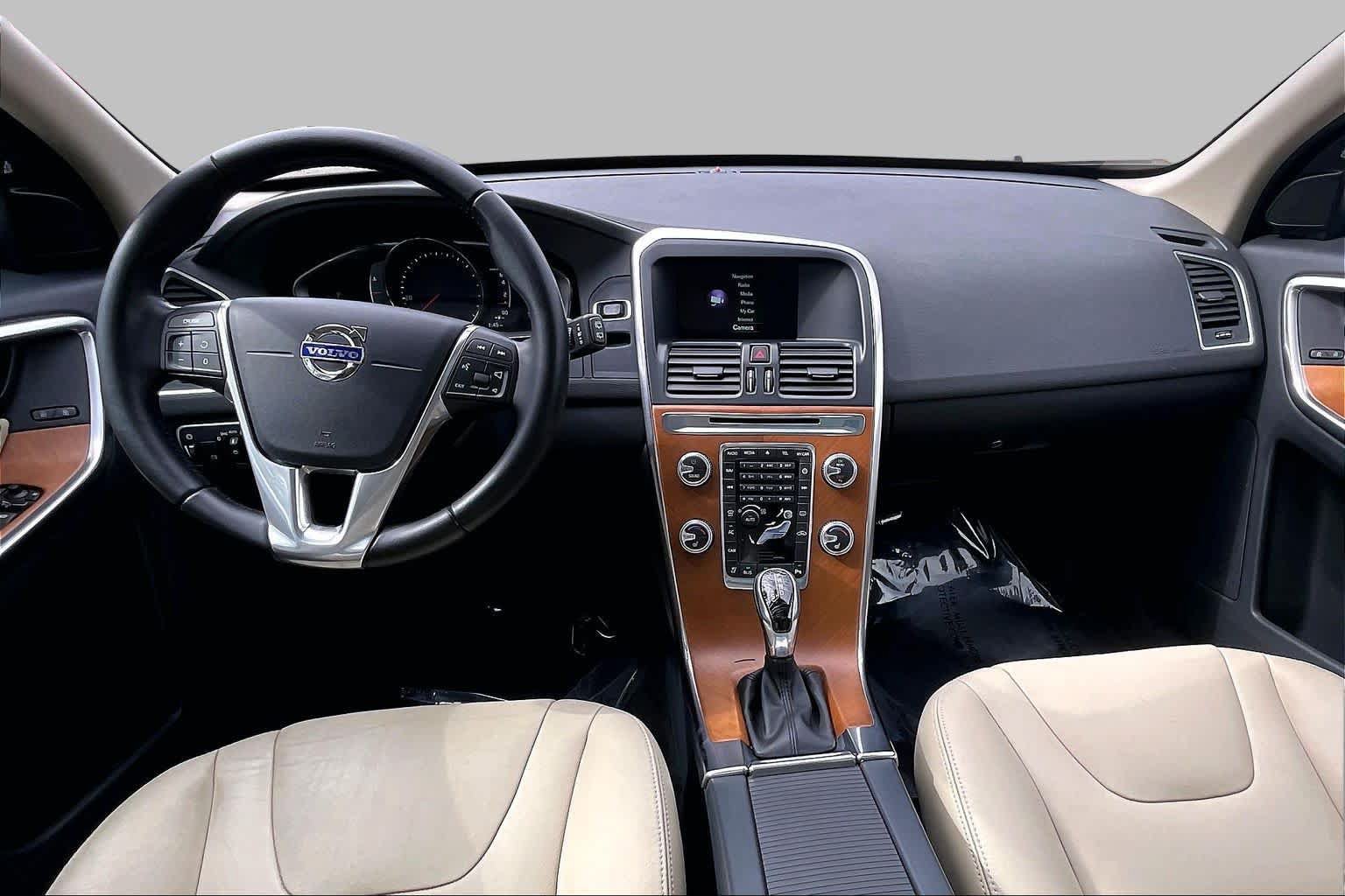 Used 2017 Volvo XC60 T6 Inscription w/ Preferred Option Package AWD/4WD image 15