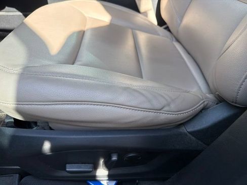 Used 2020 Ford Explorer XLT w/ Equipment Group 202A RWD image 12