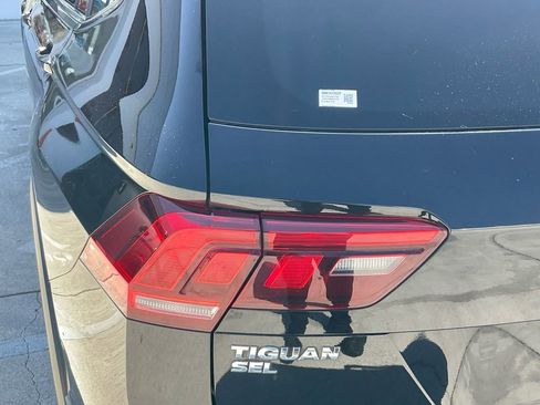 Used 2021 Volkswagen Tiguan SEL Premium R-Line image 35