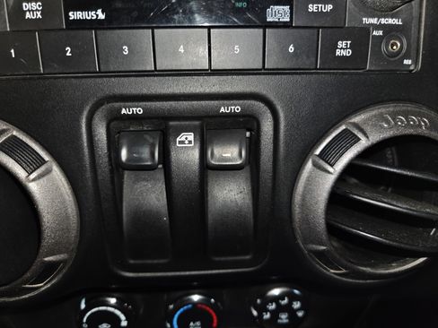Used 2011 Jeep Wrangler Sport AWD/4WD image 34