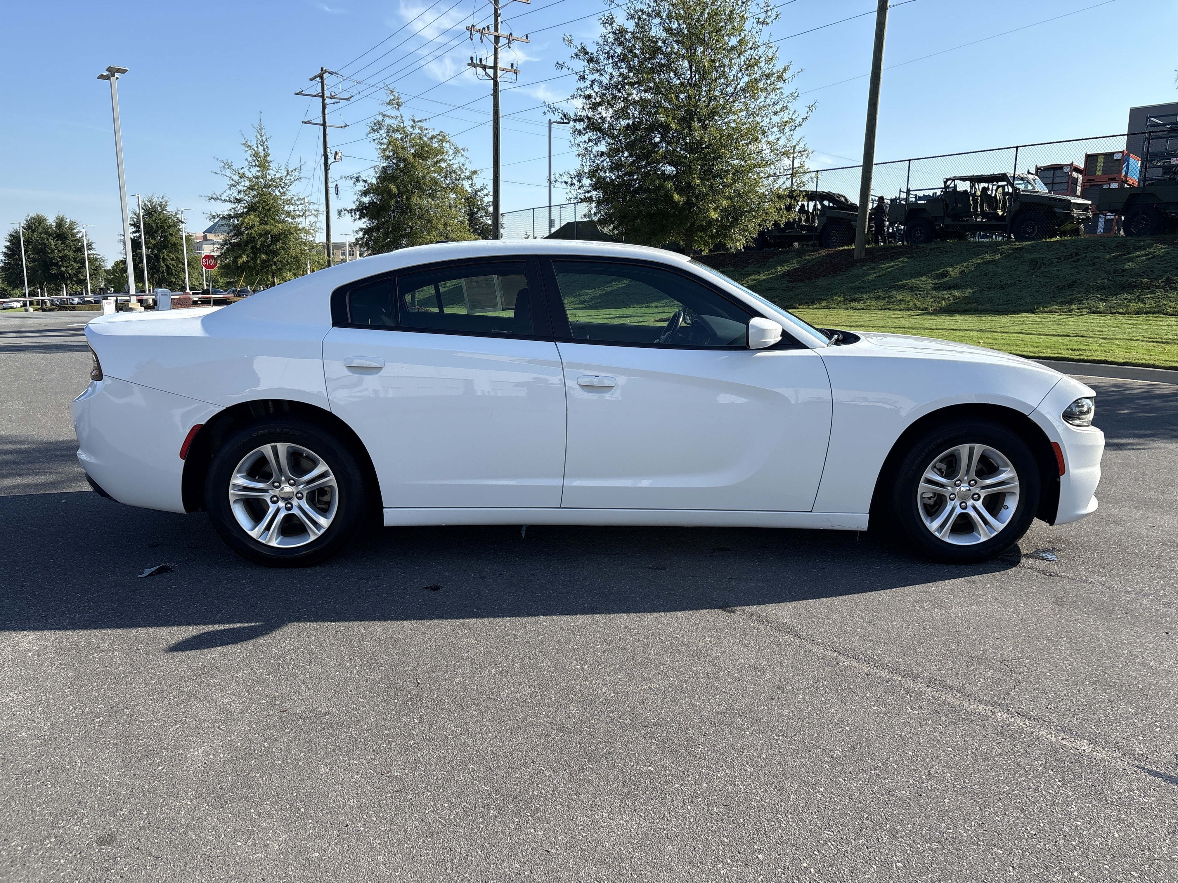 Used 2022 Dodge Charger SXT RWD image 10