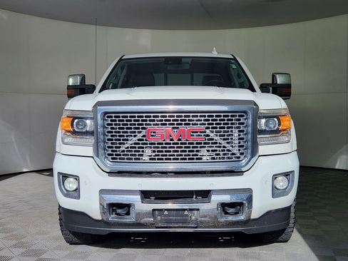 Used 2016 GMC Sierra 3500 Denali w/ Duramax Plus Package image 2