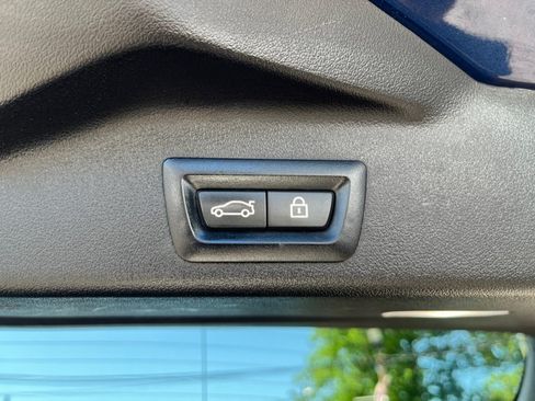 Used 2019 BMW X5 xDrive40i w/ M Sport Package AWD/4WD image 12
