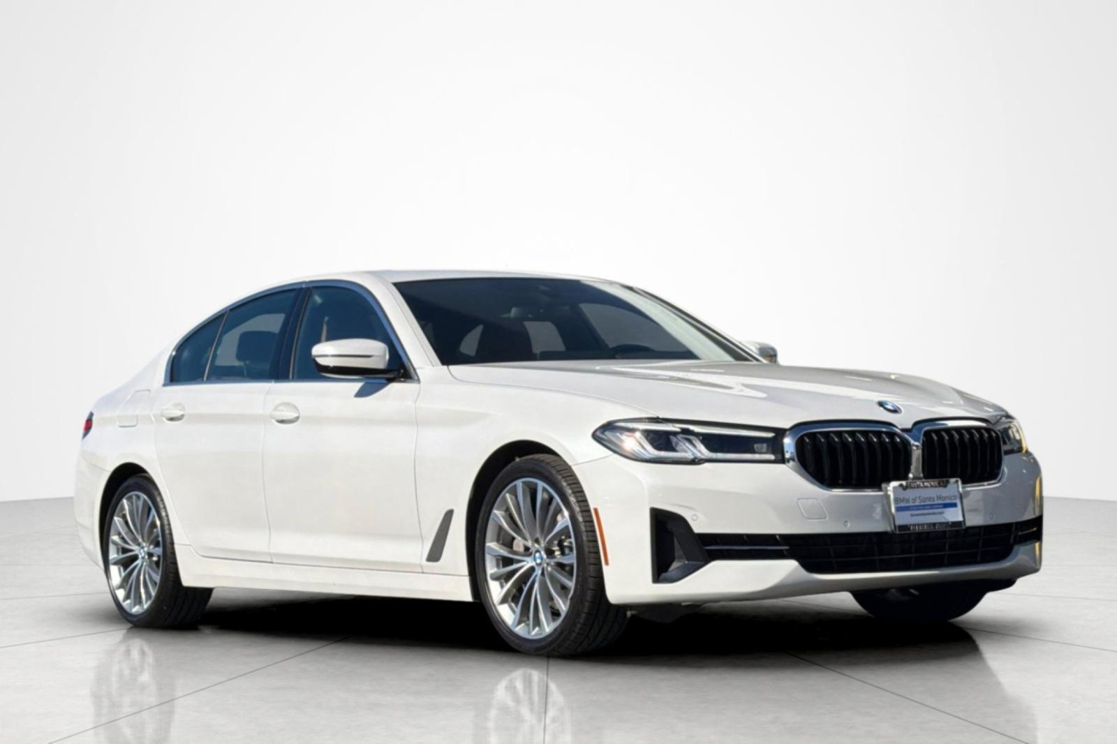 Used 2023 BMW 530i w/ Premium Package RWD image 7