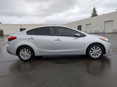 Used 2016 Kia Forte LX w/ LX Popular Plus Package image 4