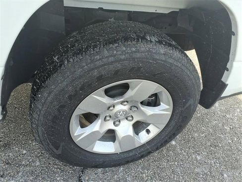 Used 2024 RAM 1500 Big Horn image 16