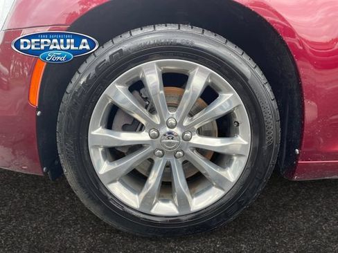 Used 2019 Chrysler 300 Touring w/ Driver Convenience Group AWD/4WD image 18