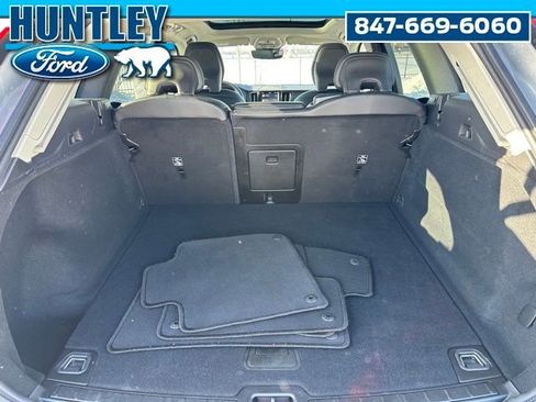 Used 2025 Volvo XC60 B5 Core image 9