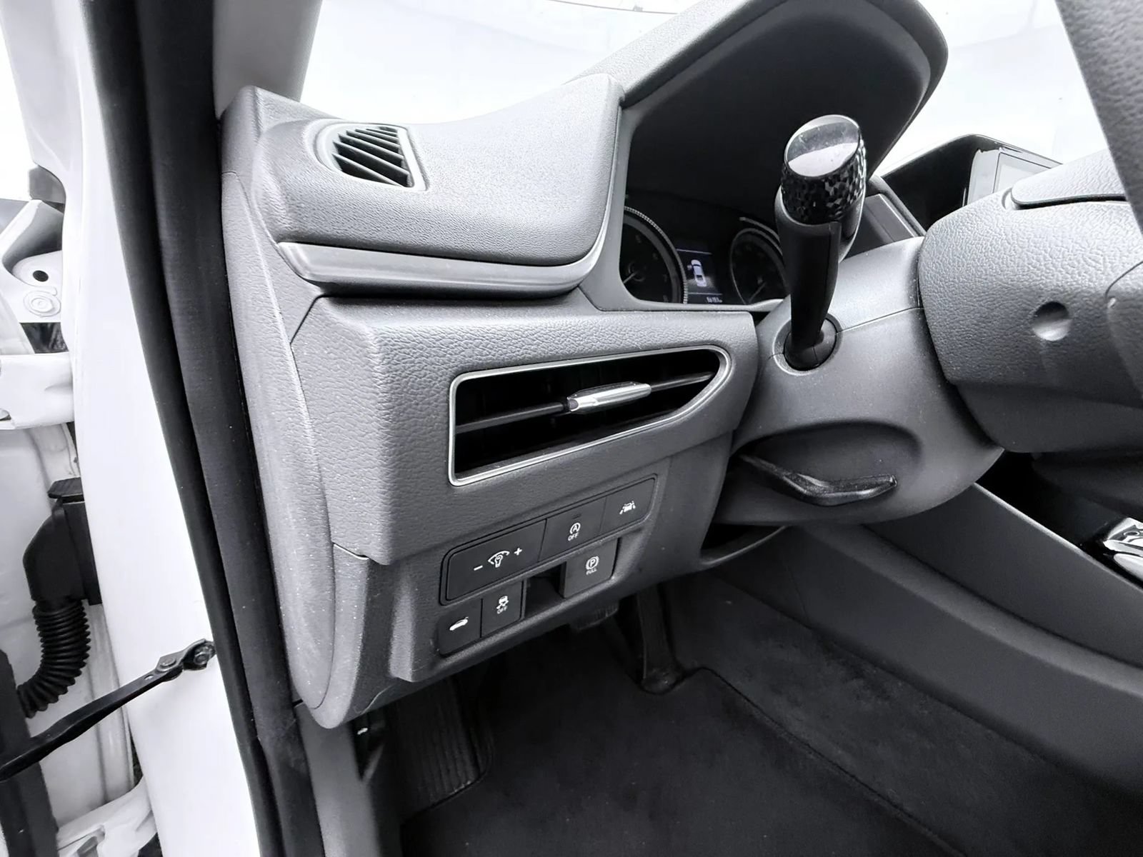 Used 2023 Hyundai Sonata SE FWD image 25