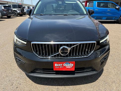 Used 2023 Volvo XC40 B5 Plus w/ Driver Assist Package AWD/4WD image 2