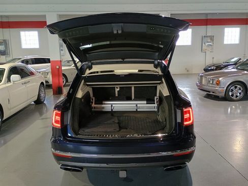 Used 2017 Bentley Bentayga AWD/4WD image 29
