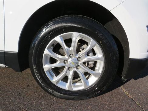 Used 2020 Chevrolet Equinox LT w/ LPO, Floor Liner Package image 17