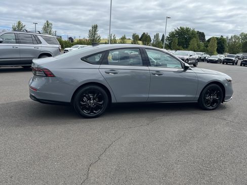 Used 2025 Honda Accord SE image 6