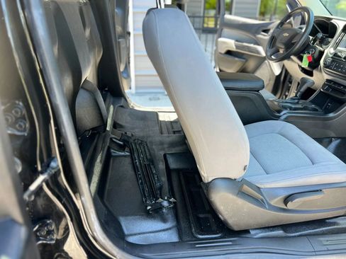 Used 2018 Chevrolet Colorado W/T RWD image 16