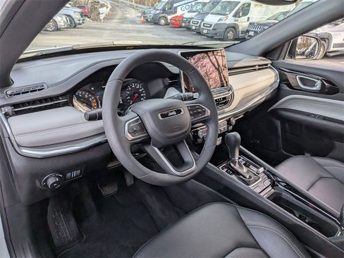 Certified 2024 Jeep Compass Limited w/ Sun and Sound Group image 12