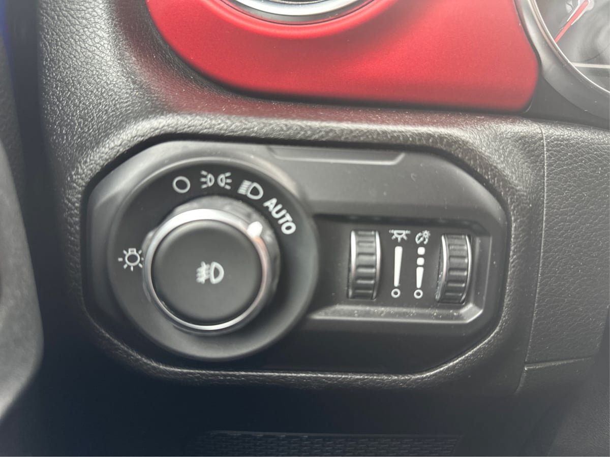 Used 2019 Jeep Wrangler Unlimited Rubicon AWD/4WD image 32