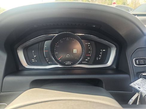 Used 2017 Volvo XC60 T5 Inscription w/ Advanced Package image 17