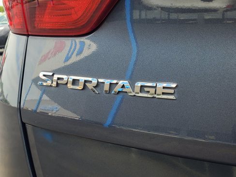 Used 2018 Kia Sportage LX AWD/4WD image 7