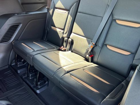 Used 2023 GMC Yukon AT4 w/ AT4 Premium Package AWD/4WD image 20