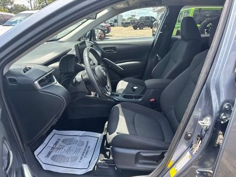 Used 2023 Toyota Corolla Cross LE FWD image 10