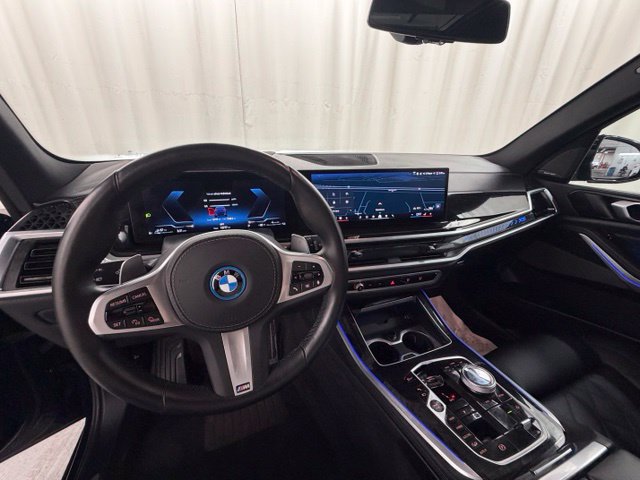 Used 2025 BMW X5 xDrive50e AWD/4WD image 23