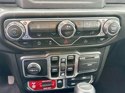 Used 2021 Jeep Gladiator Mojave w/ Auxiliary Switch Group image 14