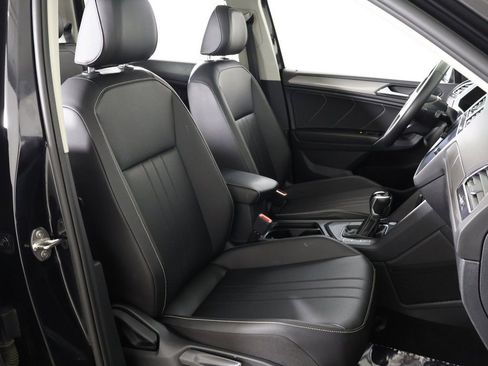 Used 2022 Volkswagen Tiguan SE FWD image 31