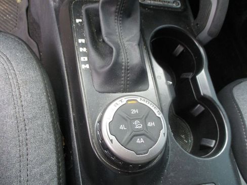 Used 2022 Ford Bronco Big Bend w/ Sasquatch Package image 14