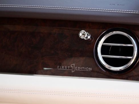 Used 2021 Bentley Bentayga image 25