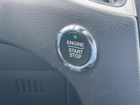 Used 2024 Ford Edge SEL AWD/4WD image 17