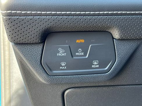 Used 2025 Volkswagen Atlas SEL Premium R-Line AWD/4WD image 23