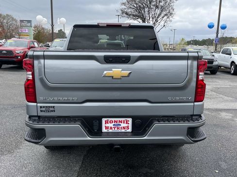 Used 2024 Chevrolet Silverado 1500 Custom image 5