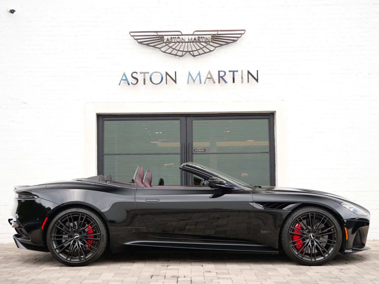Used 2023 Aston Martin DBS Superleggera Volante RWD image 18