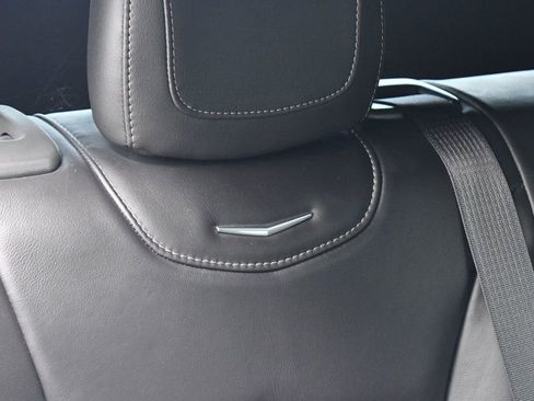 Used 2020 Cadillac XT4 Premium Luxury image 32