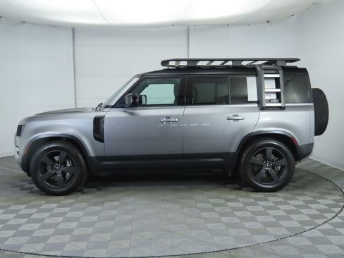 Used 2022 Land Rover Defender 110 SE image 8