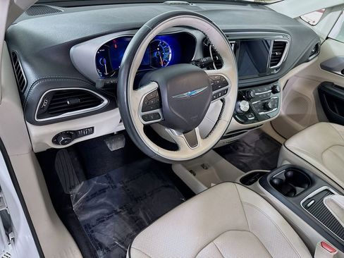 Used 2018 Chrysler Pacifica Limited w/ Advanced Safetytec Group image 21