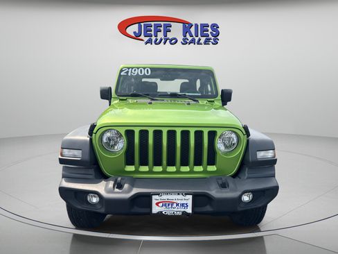 Used 2019 Jeep Wrangler Sport AWD/4WD image 2