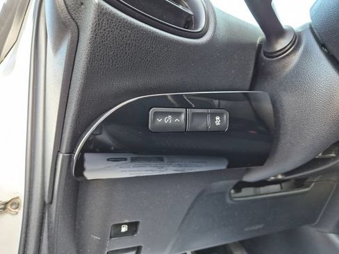 Used 2016 Toyota Prius Two FWD image 17
