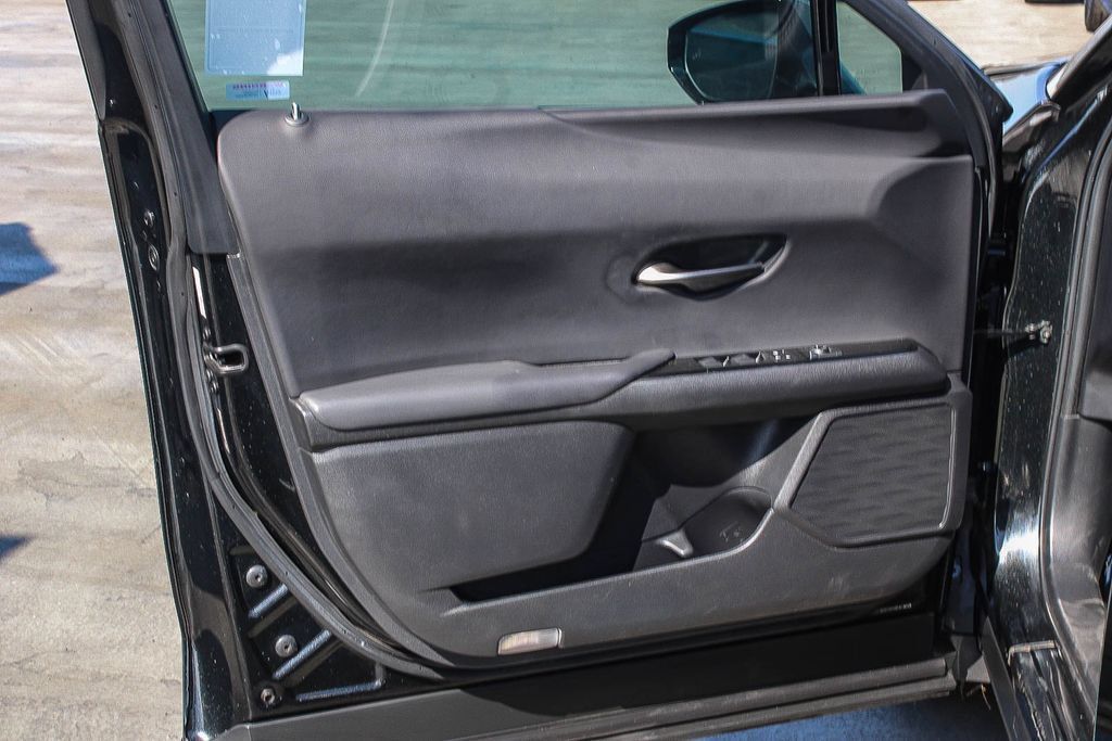 Used 2023 Lexus UX 250h FWD w/ Accessory Package (Z2) image 25