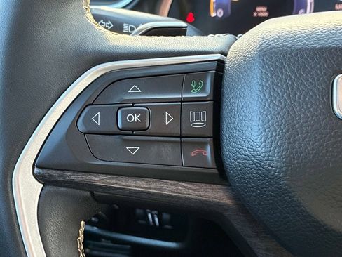 Used 2023 Jeep Grand Cherokee L Limited AWD/4WD image 27