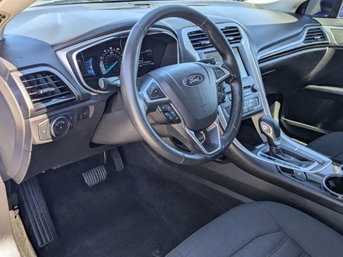 Used 2016 Ford Fusion SE image 10