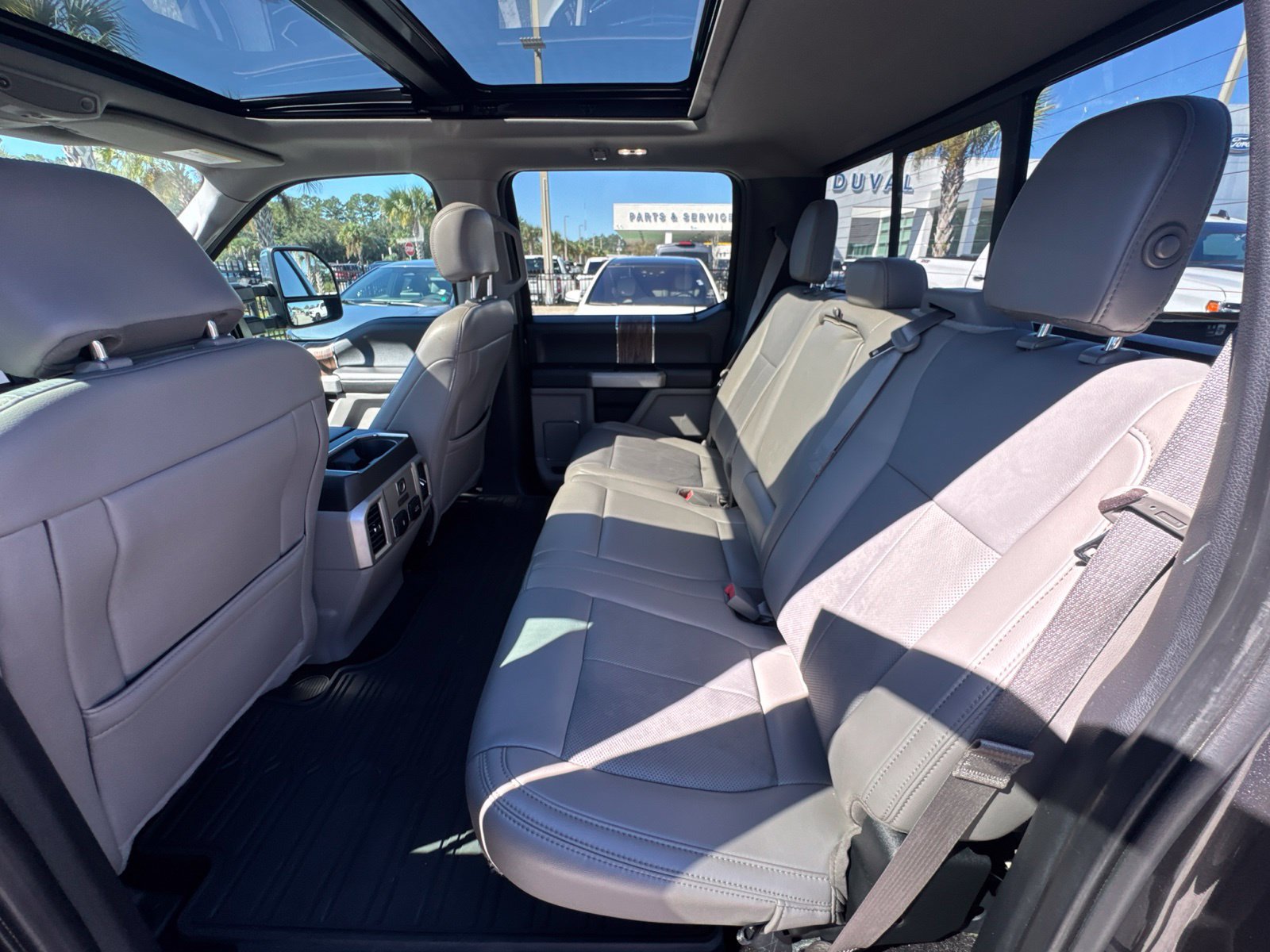 Used 2019 Ford F150 Lariat w/ Equipment Group 502A Luxury AWD/4WD image 19