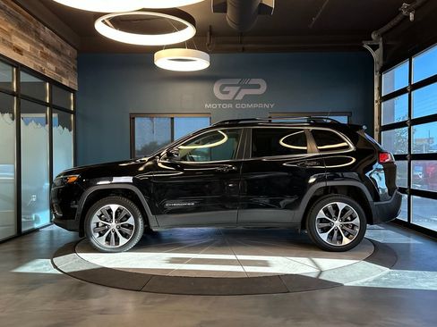 Used 2022 Jeep Cherokee Limited w/ Elite Package AWD/4WD image 6