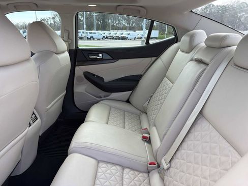 Used 2017 Nissan Maxima Platinum w/ Medallion Package image 8