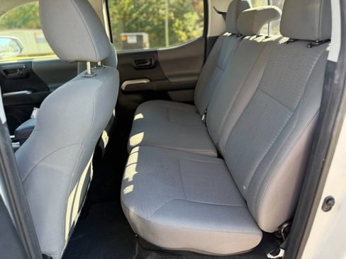 Used 2017 Toyota Tacoma SR5 image 12